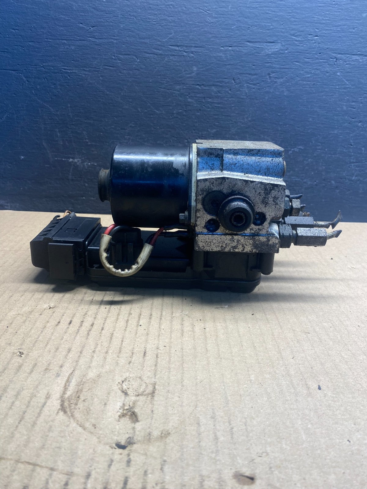 2003 - 2007 Ford E250 E350 ABS Anti Lock Brake Pump Module AC8994 DG2
