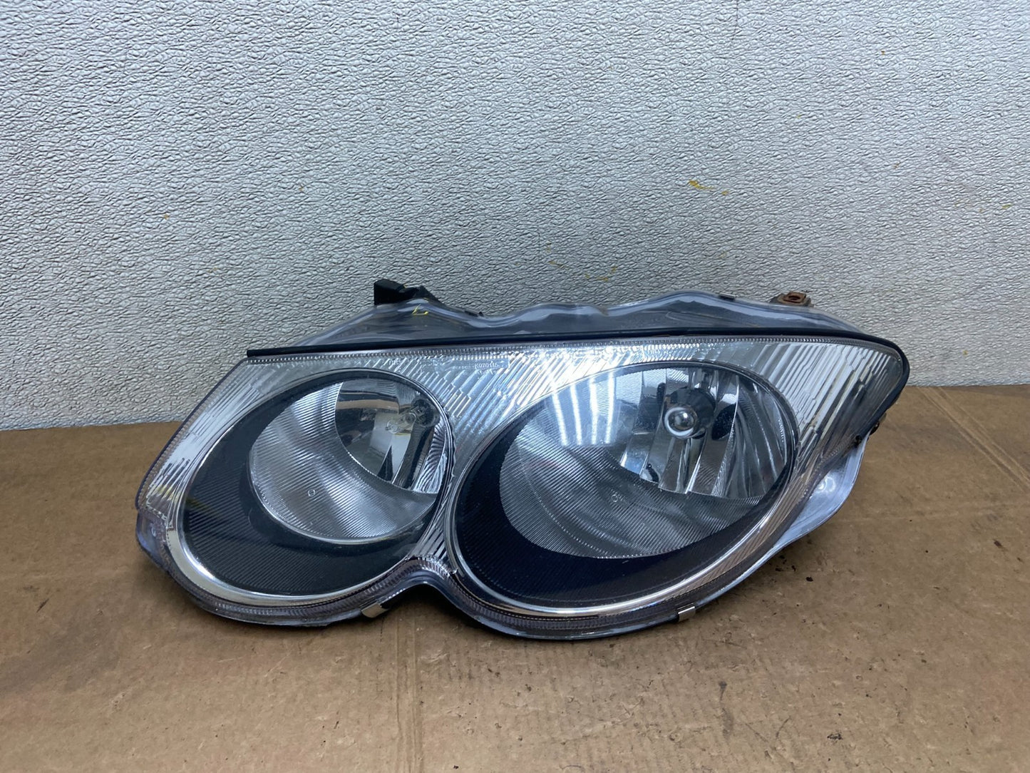 2002 2003 2004 Chrysler 300M Left Driver LH Side Halogen Headlights Y5824 DH0