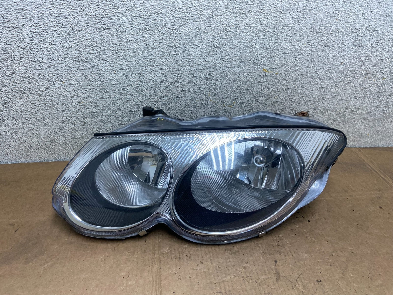 2002 2003 2004 Chrysler 300M Left Driver LH Side Halogen Headlights Y5824 DH0