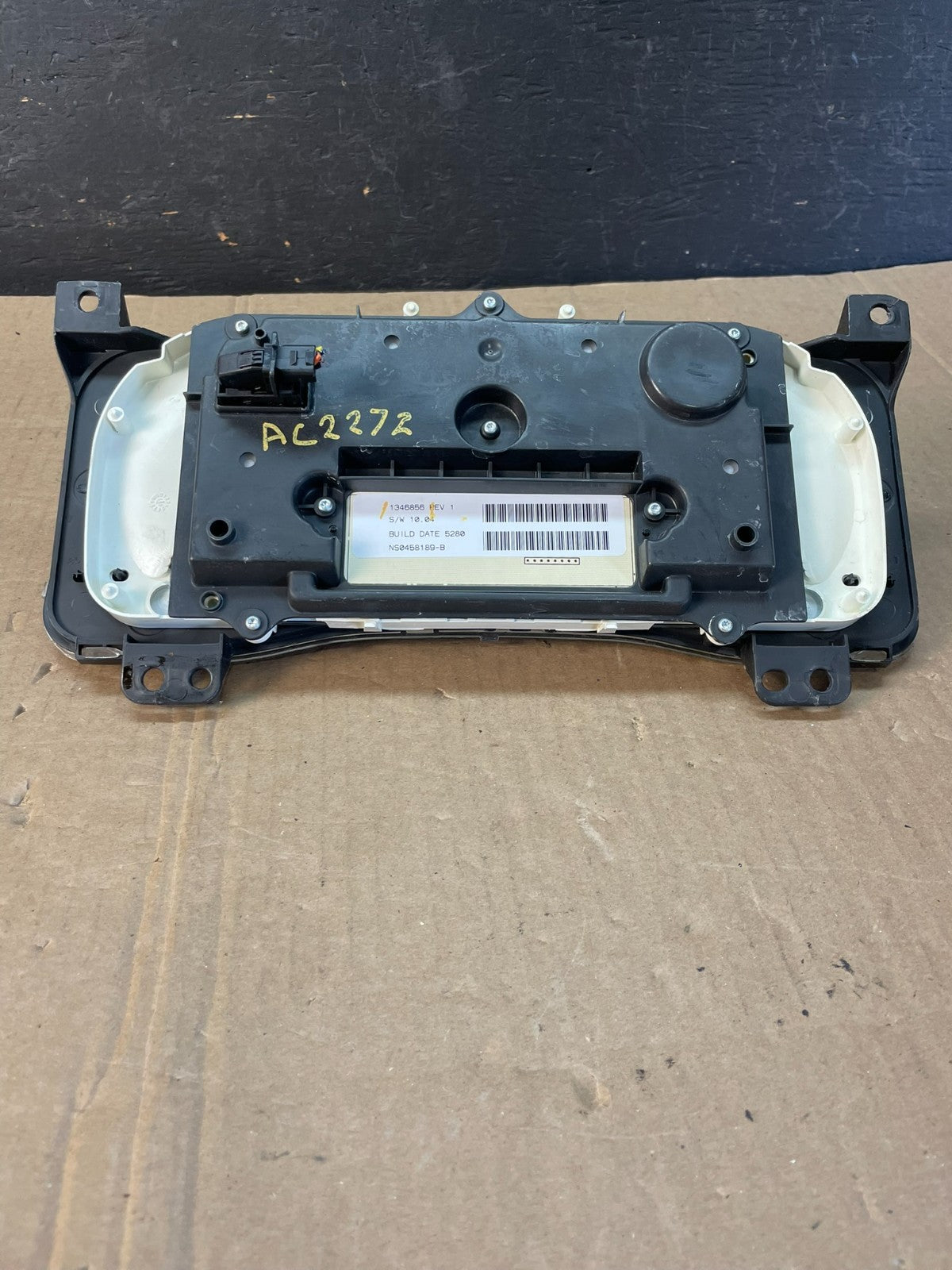 2006 to 2010 Hummer H3 Dash Cluster Gauge Speedometer OEM AC2272 DG6