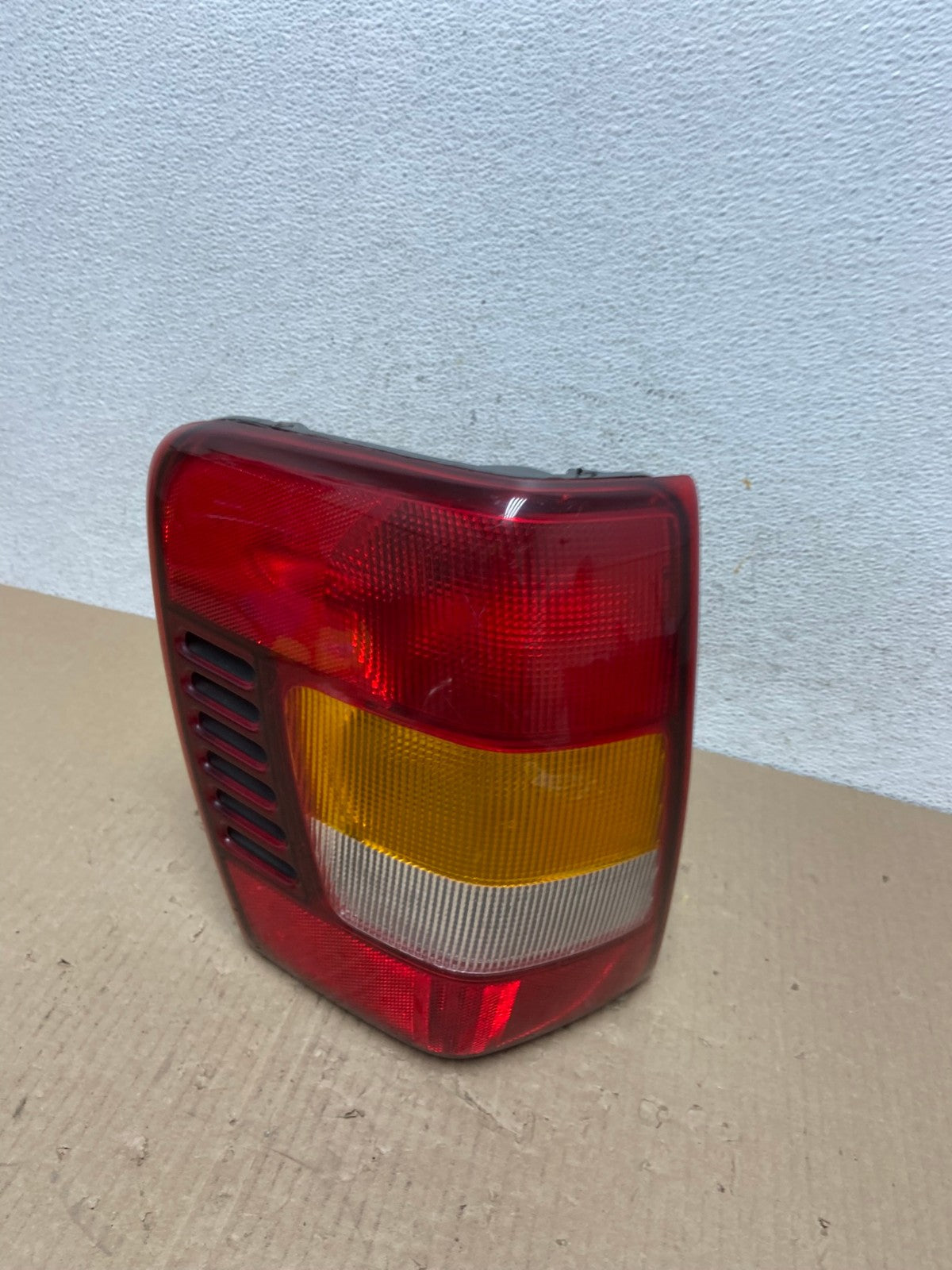 1999 - 2004 Jeep Grand Cherokee WJ Left Driver Lh Tail Light AE9652 LK0
