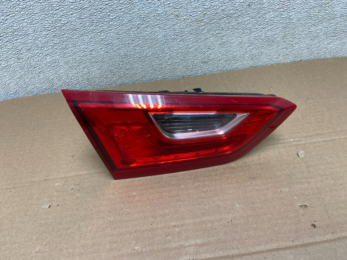 2016 - 2019 Chevrolet Malibu Right Passenger RH Inner Tail Light OEM AB1262 LK0