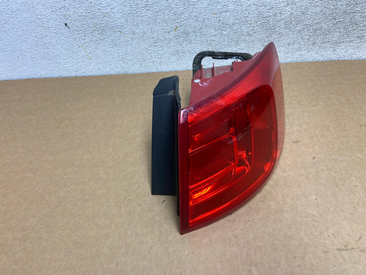 2011 to 2014 Volkswagen Jetta Right Passenger Rh Side Tail Light AI2589 LK2