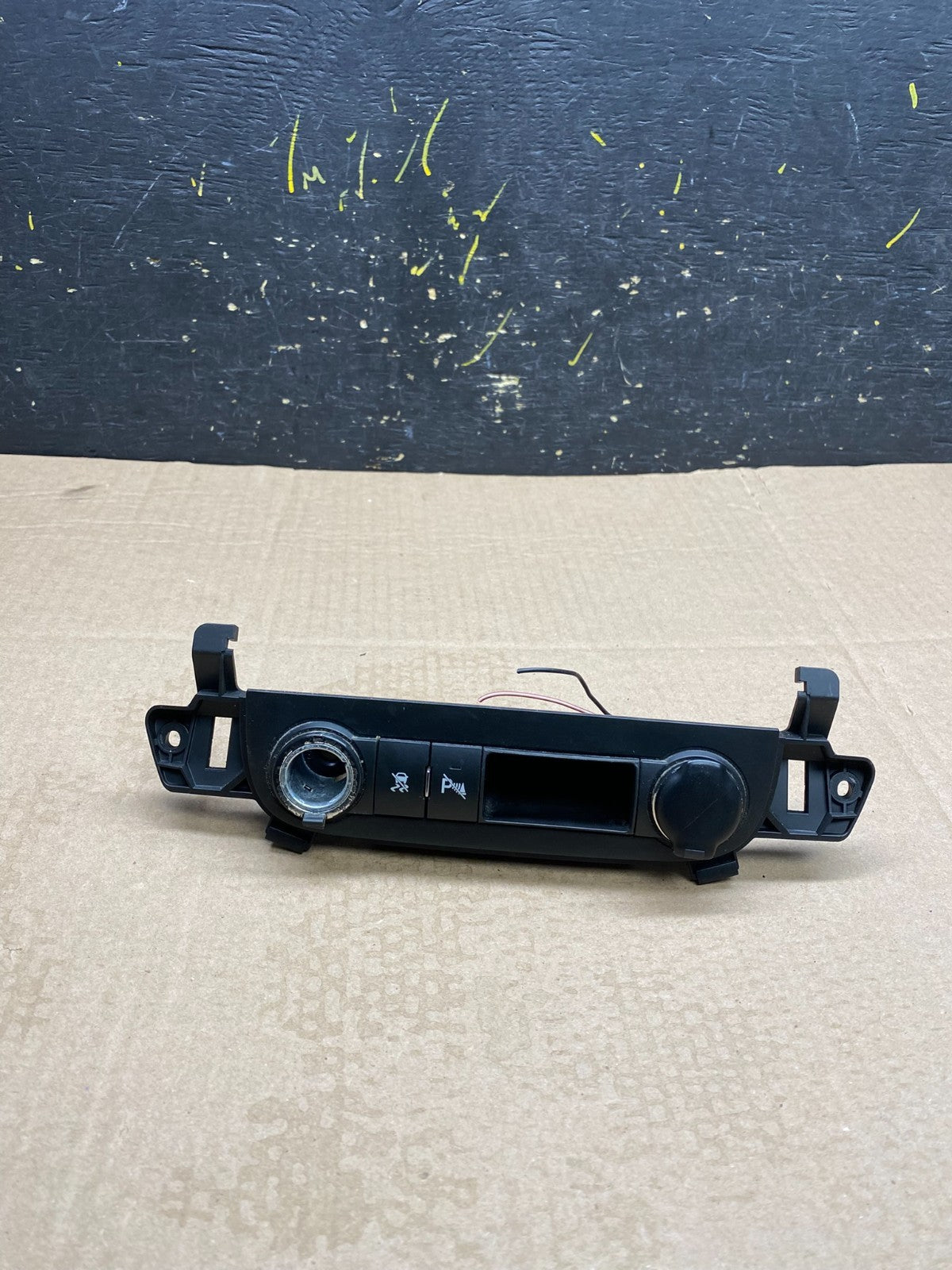 2007 - 2014 Chevrolet Tahoe Yukon Pedal Traction Control Switch OEM Y8154 DG0