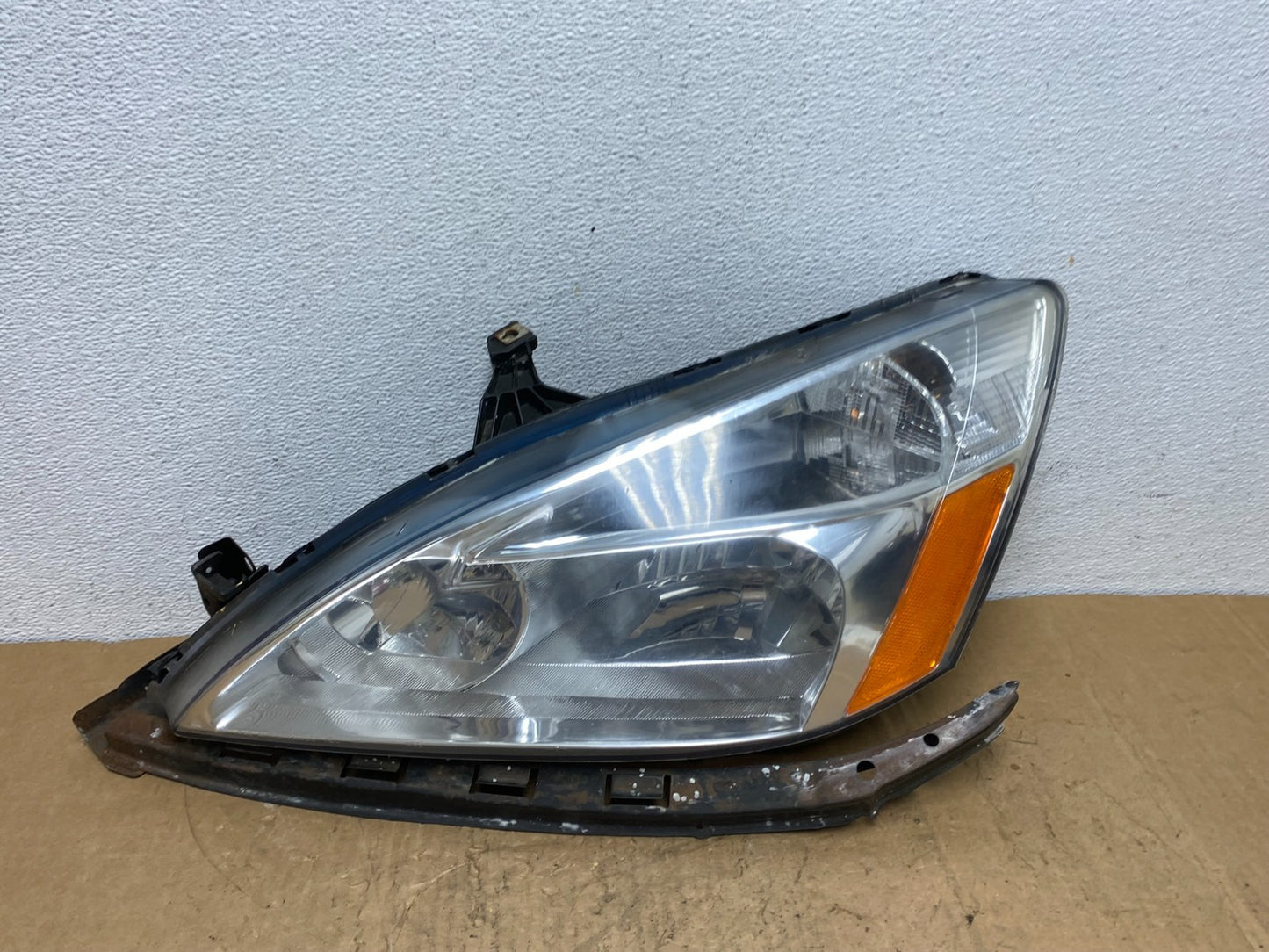 2003 - 2007 Honda Accord Left Driver LH Halogen Headlight AD1432 DW0