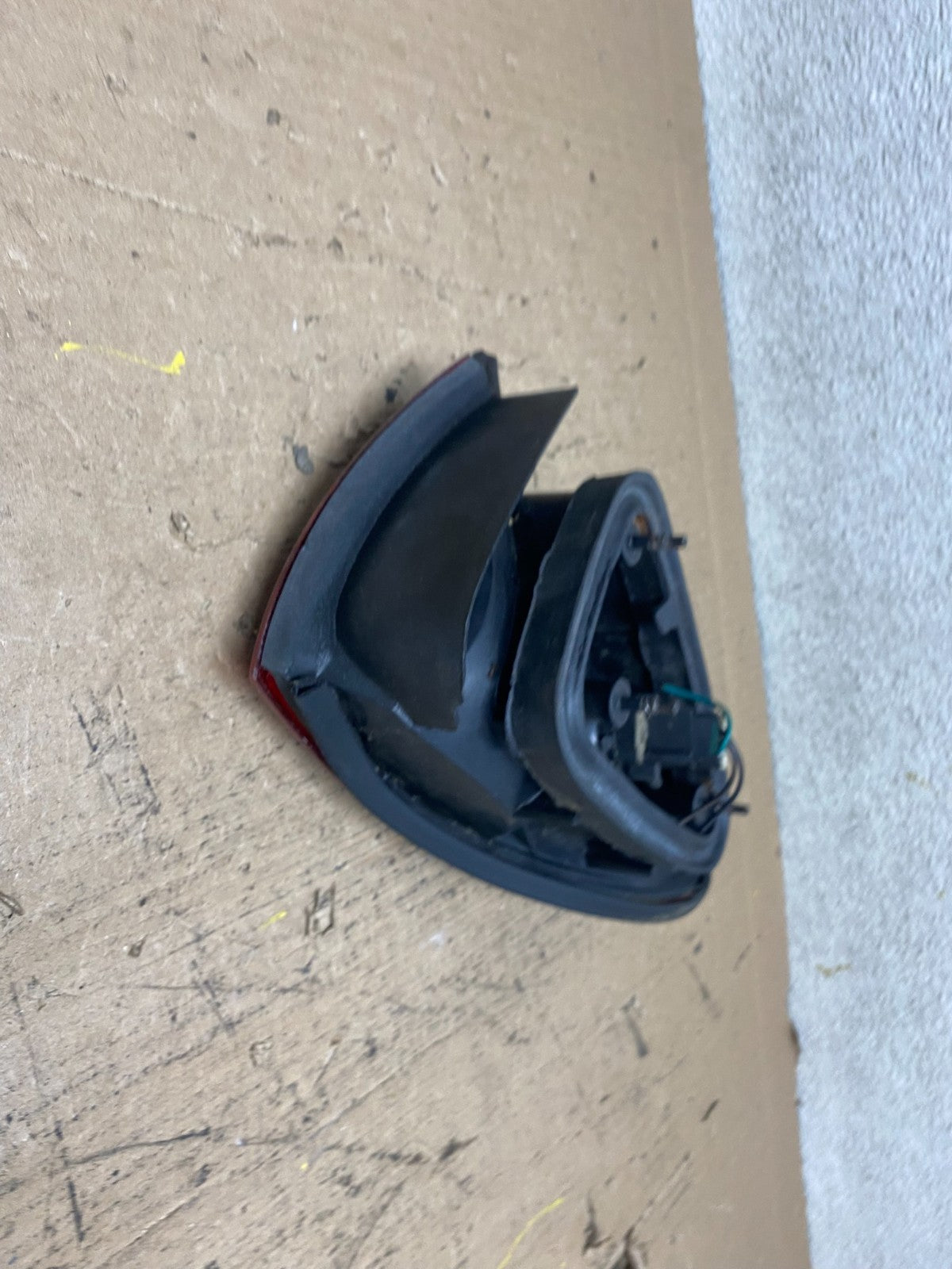 2000 to 2002 Chevrolet Cavalier Right Passenger  Side Tail Light OEM S1616 DW4
