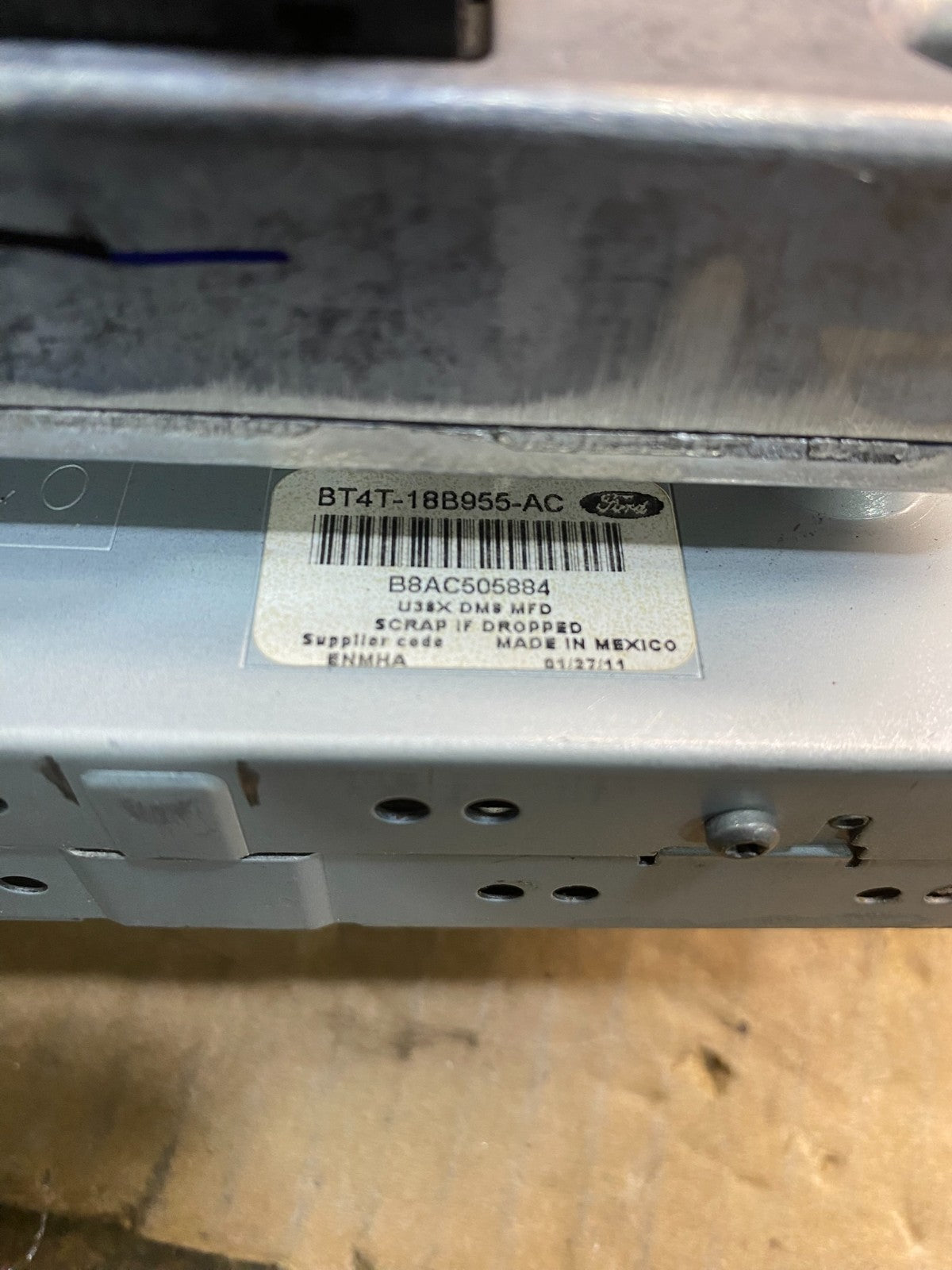 2011 to 2014 Lincoln MKX Radio Stereo Screen Display OEM ac2480 DG4