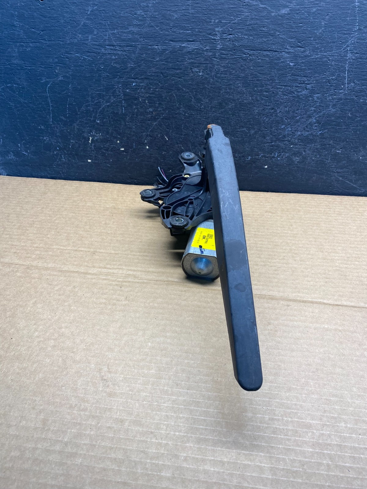 2011 to 2019 Ford Explorer Rear Windshield Wiper Motor AF6721 DG2