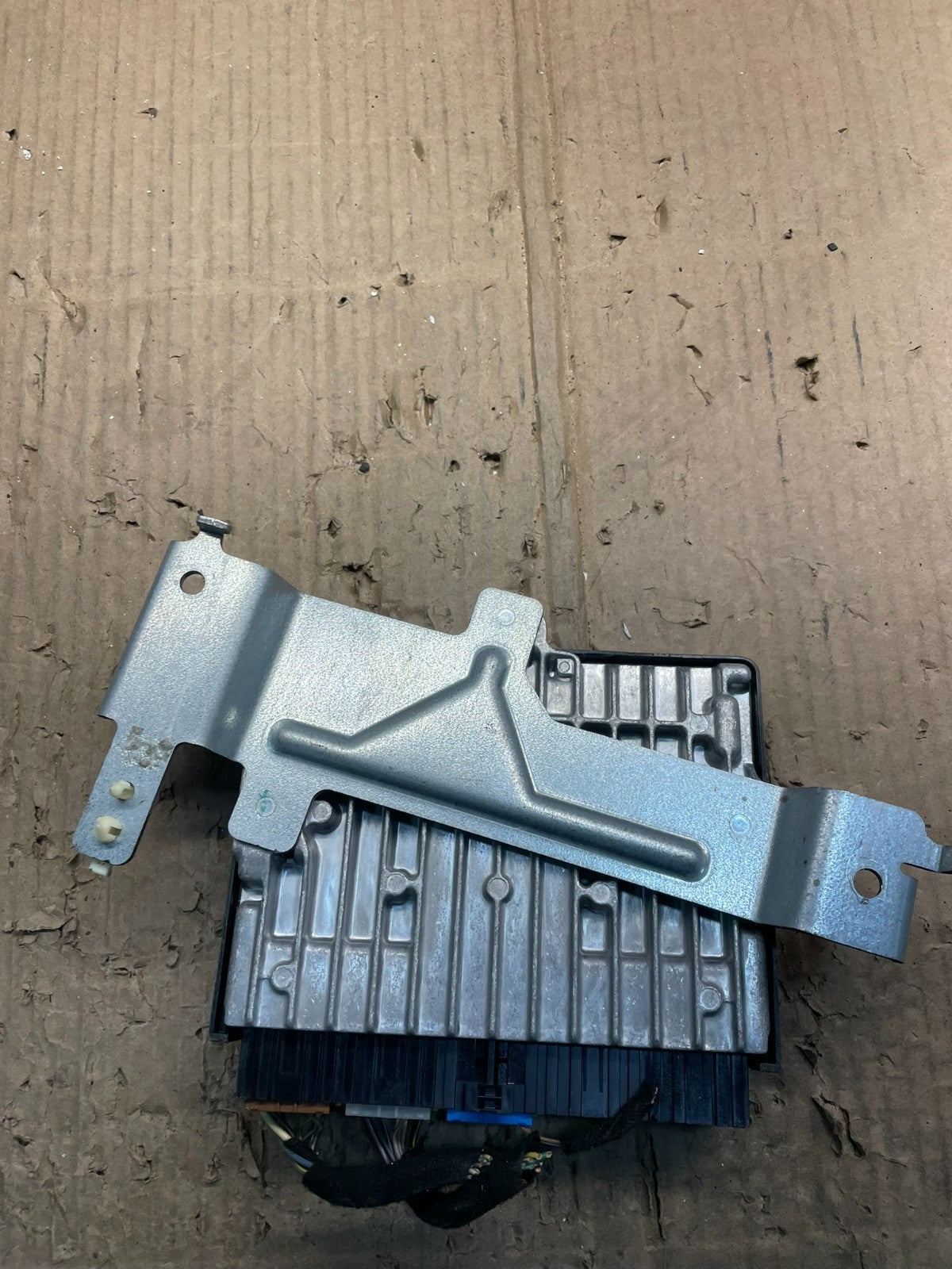 2013 to 2016 Lincoln MKS OEM Engine Computer Module Control ECU X4594 DG2