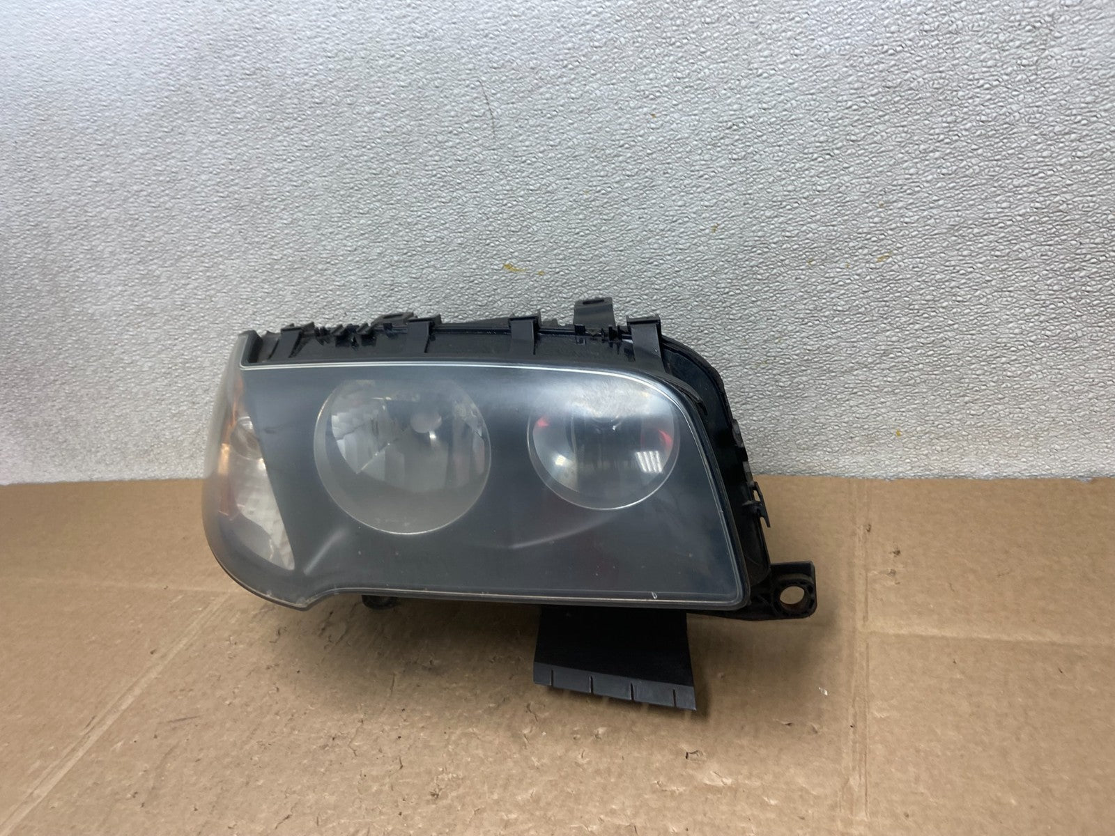 2004 to 2006 Bmw X3 Right Passenger Rh Halogen Headlight OEM Y8804 DW1