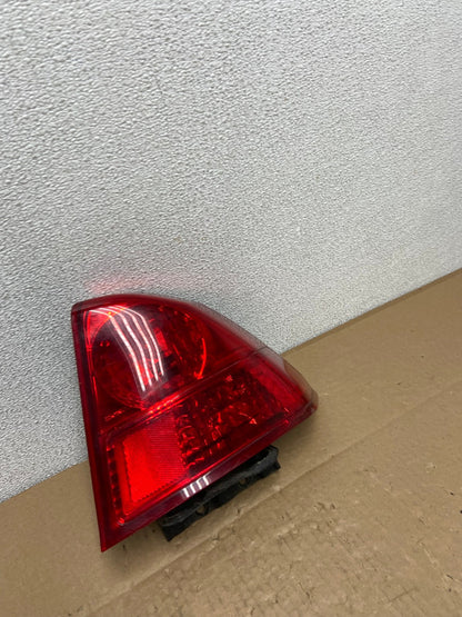 2003 2004 2005 Honda Civic Sedan Right Passenger RH Tail Light OEM AB6260 LK2