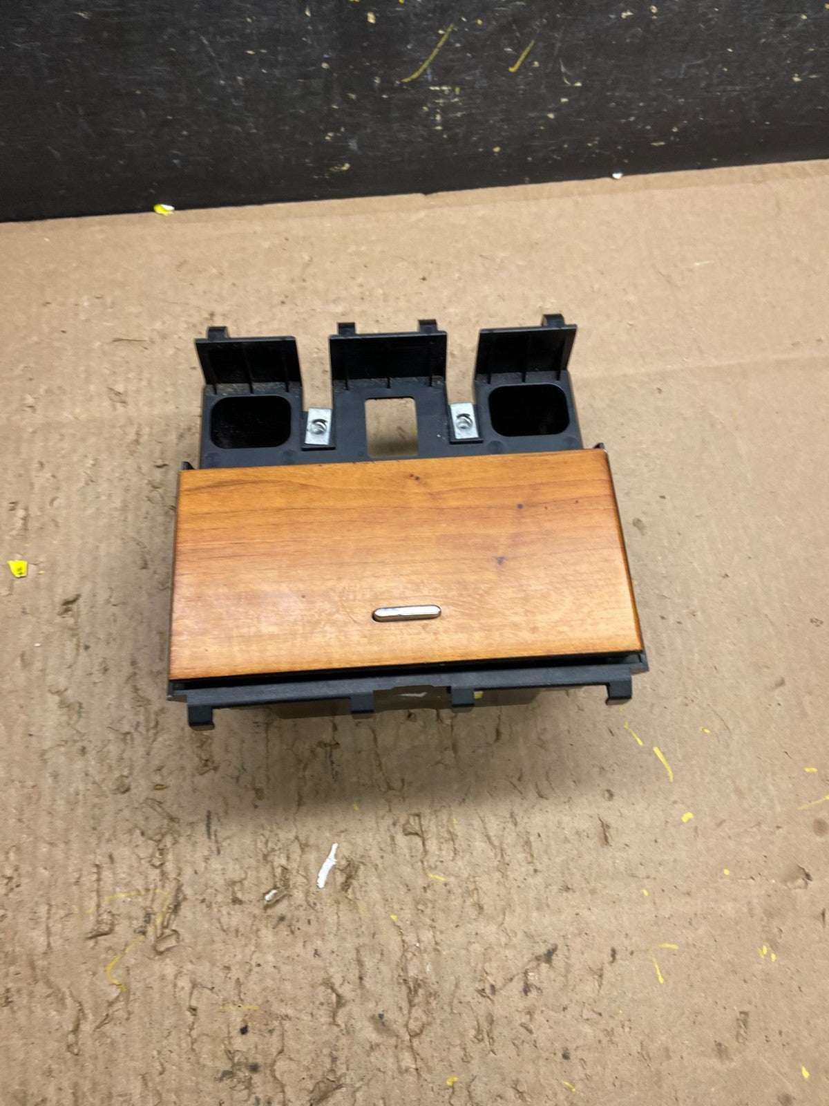 2009 - 2011 Jaguar XF Center Console Front Cup Holder Storage Box t6314 DG0