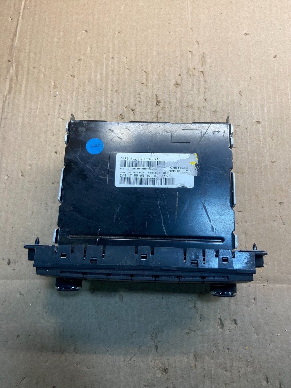 2007-2012 Chrysler Dodge Jeep Ram Radio CD MP3 AUX Receiver  Y7653 DG4