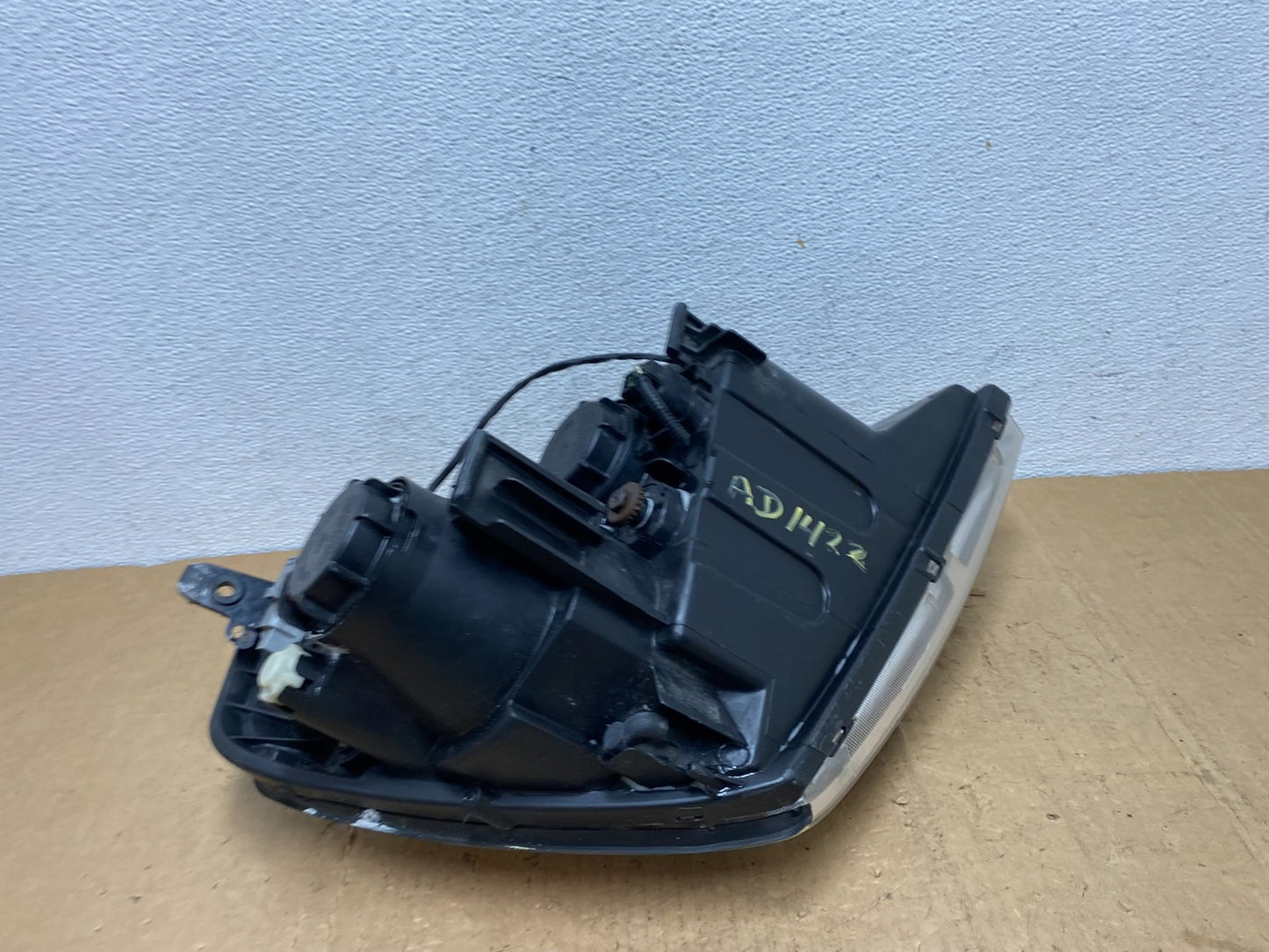 2008-2012 Kia Sedona Left Driver Lh Side Headlight Halogen AD1422 DW8