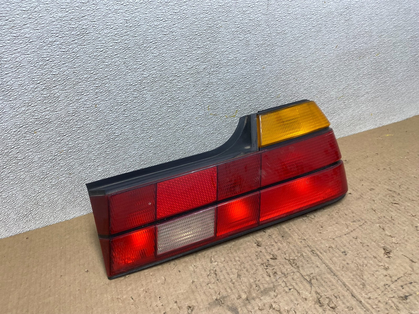 1988 to 1994 Bmw E32 735i 740i  Right Passenger Rh Side Tail Light W7493 DG2