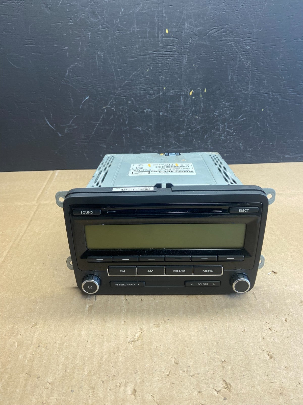 201 to 2014 Volkswagen Jetta Radio CD Player Screen AB9398 DG0