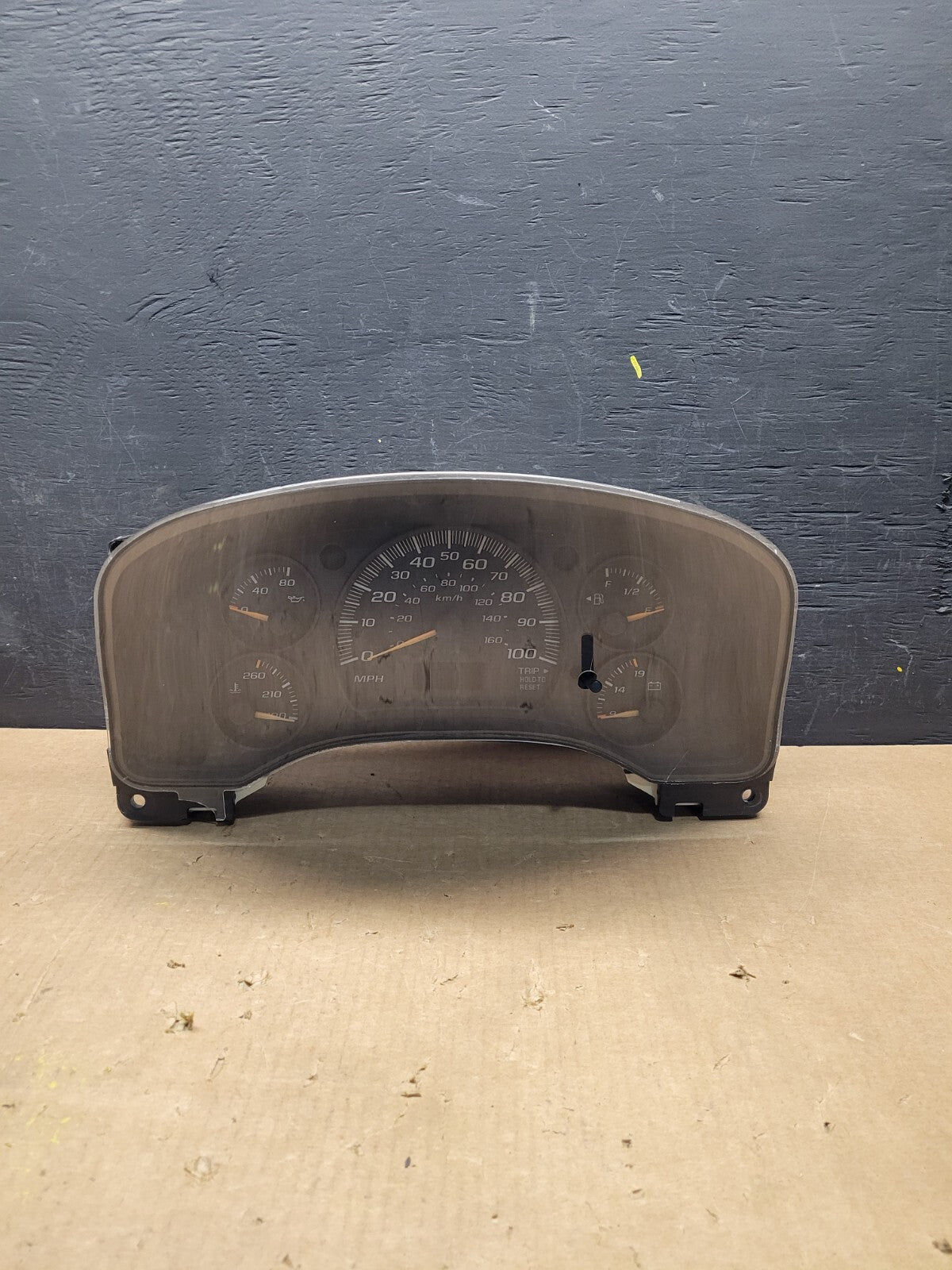 2004 to 2007 Chevrolet Express Speedometer Cluster Gauge H7827 PS0