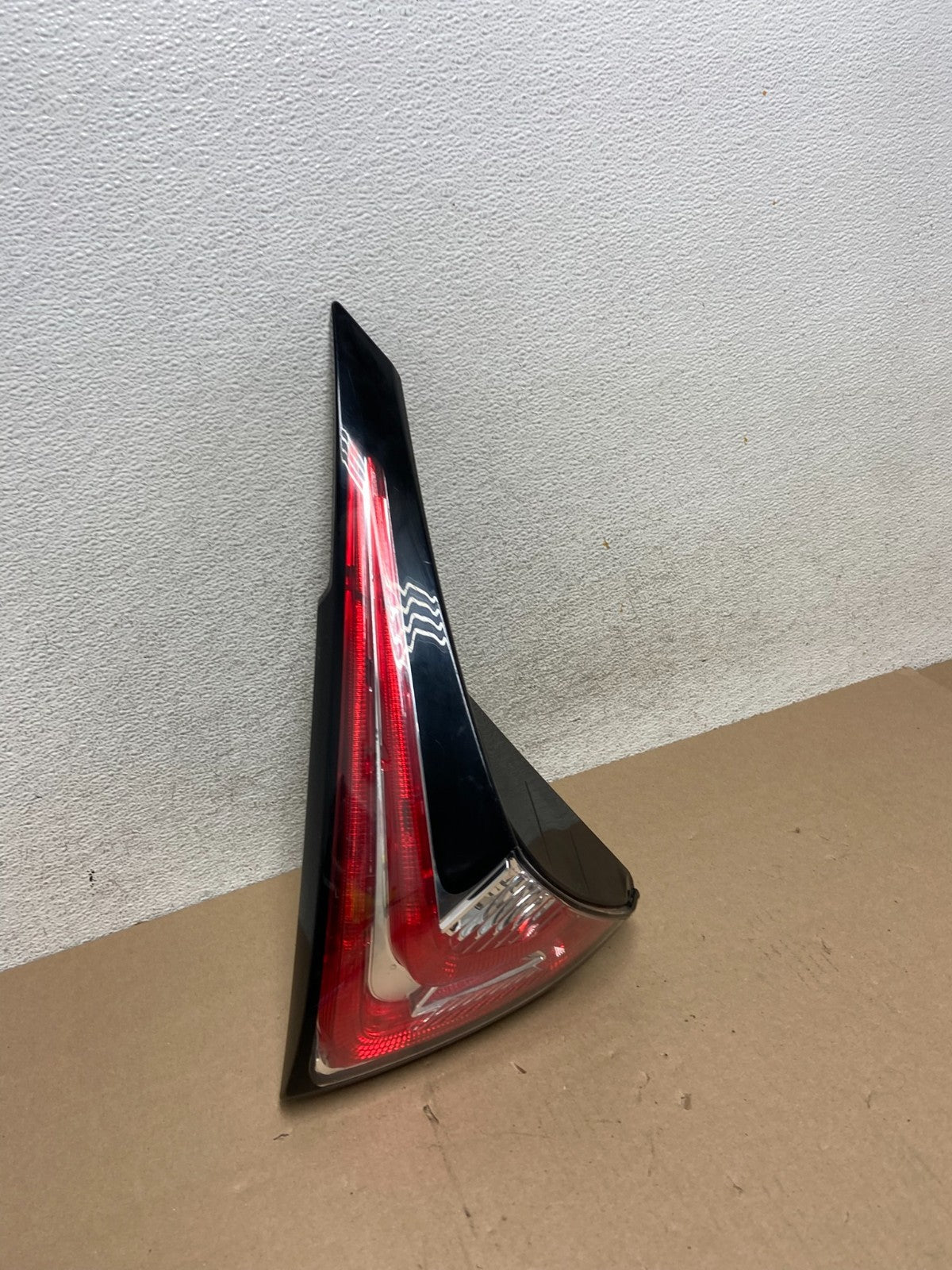2015 to 2018 Nissan Murano Right Passenger Side Tail Light Inner AG5722 DW2