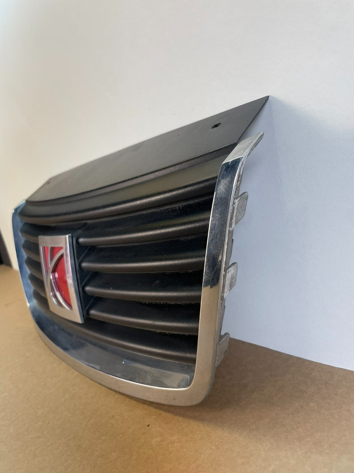 2006 2007 Saturn Vue Front Upper Grille Grill ag3003 DG1