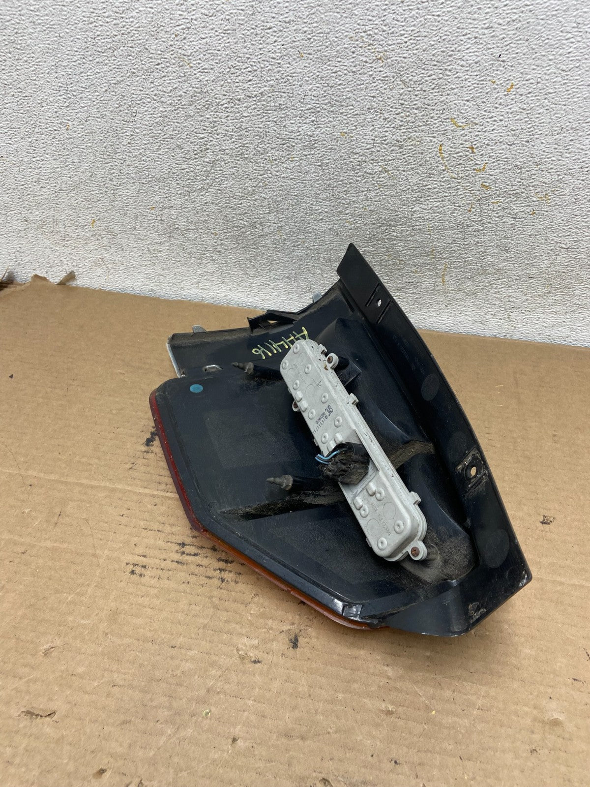 2002 to 2009 Gmc Envoy Left Driver Lh Side Tail Light AH4116 LK3