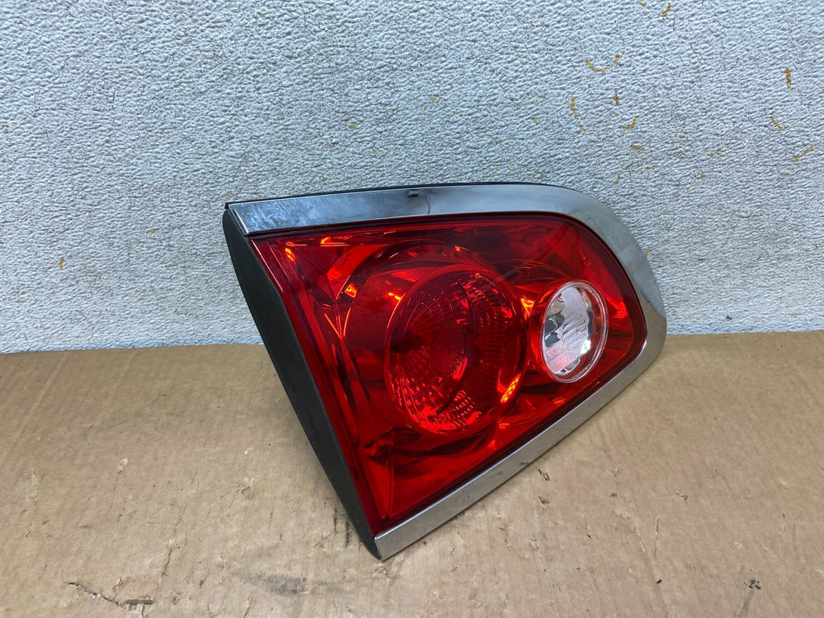 2008 - 2012 Buick Enclave Left Driver Lh Inner Tail Light AI9015 LK2