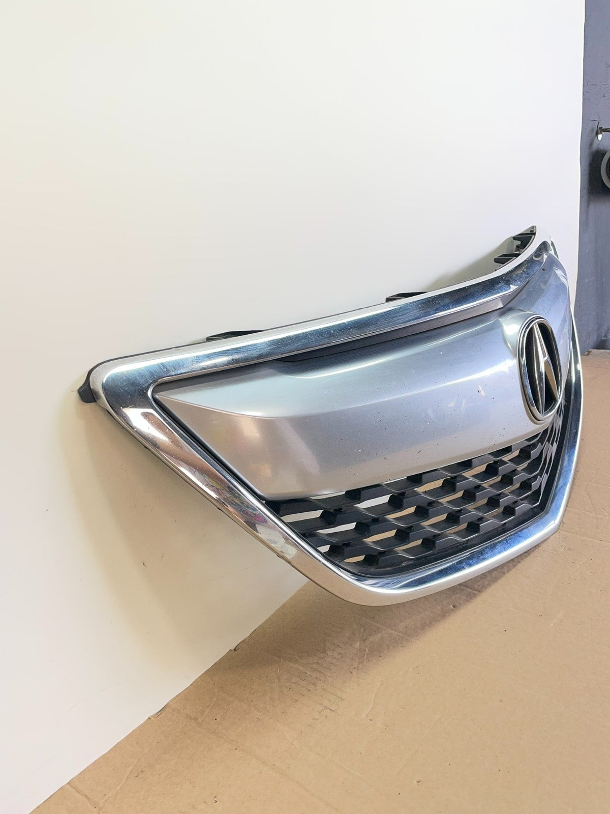 2014 2015 2016 Acura MDX Front Upper Grill Grille Emblem AG9795 DG2