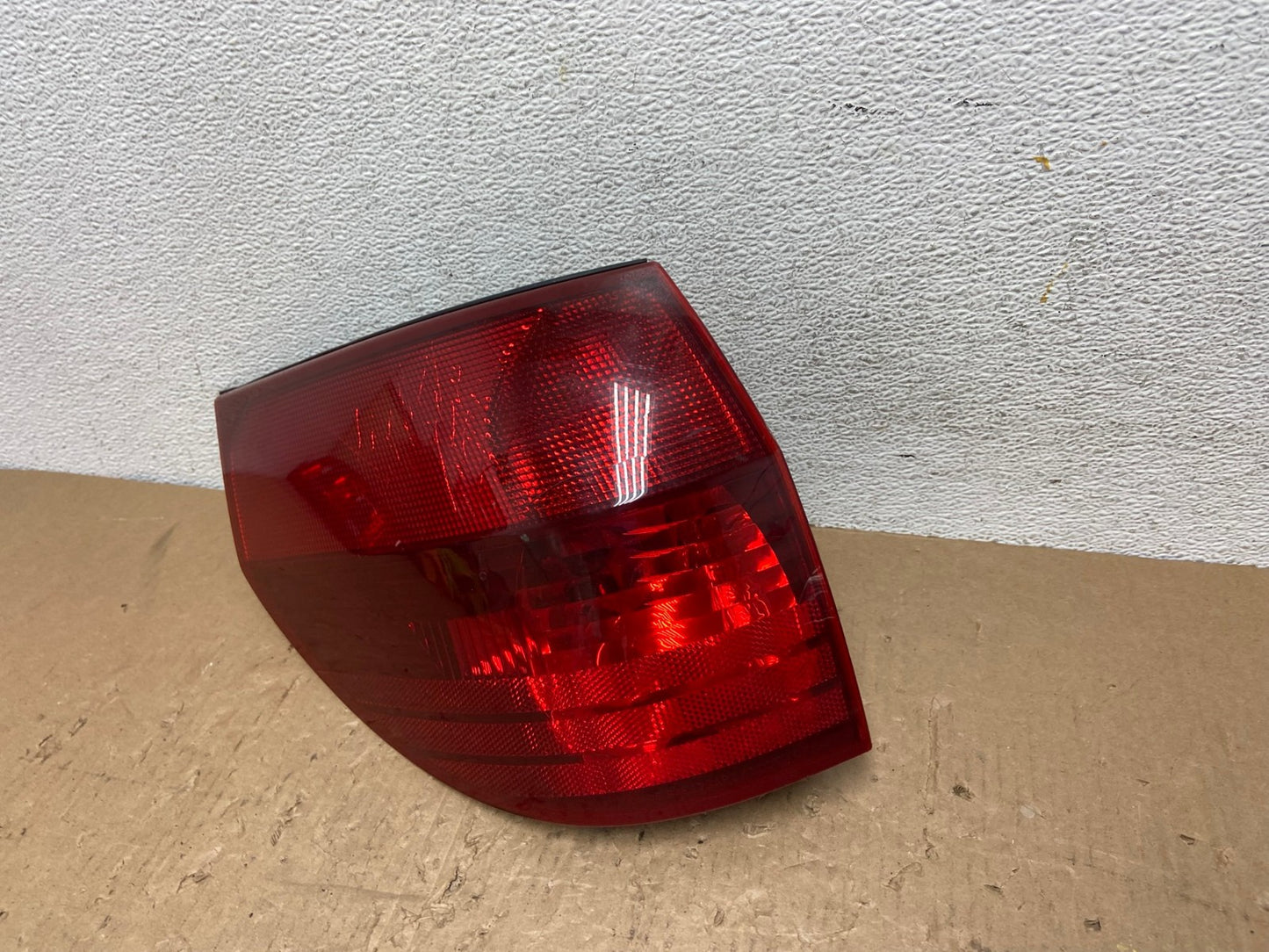 2004 to 2005 Toyota Sienna Left Driver LH Side Tail Light AD8779 LK1