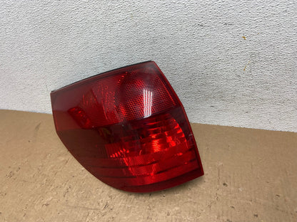 2004 to 2005 Toyota Sienna Left Driver LH Side Tail Light AD8779 LK1