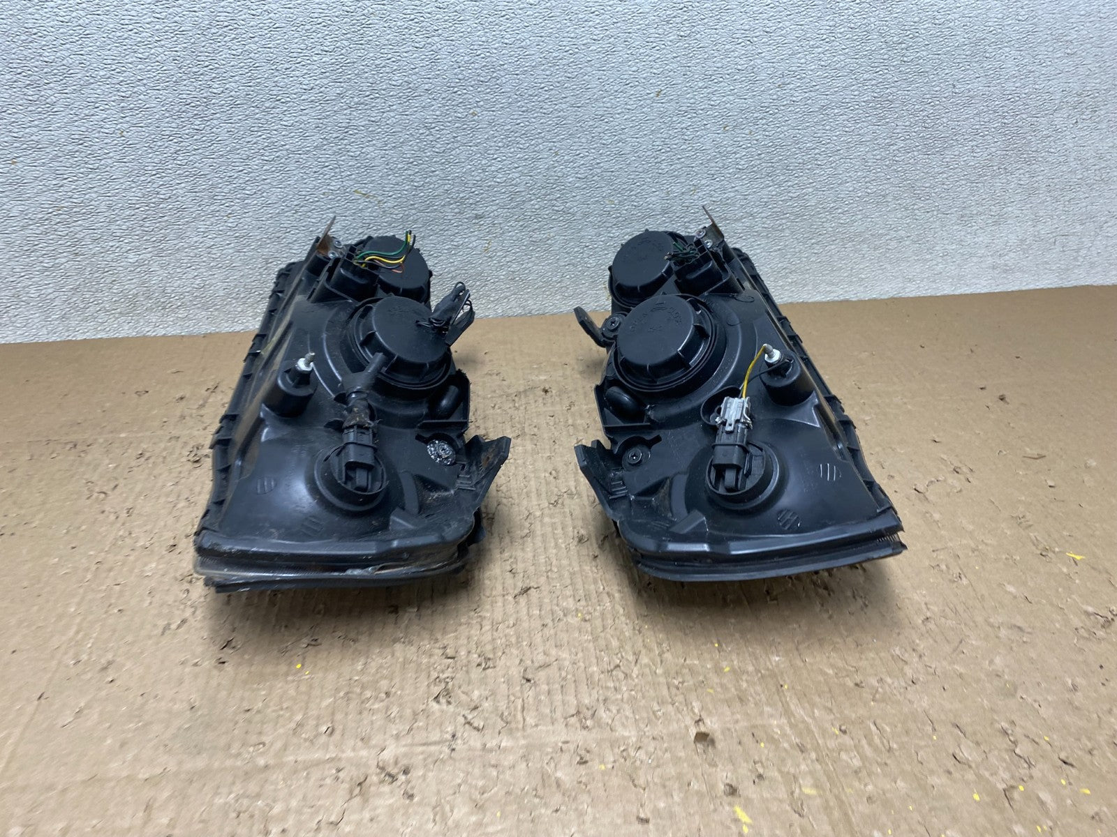 2004 2005 2006 Hyundai Elantra Left+Right Set Halogen Headlights T8051 DW11