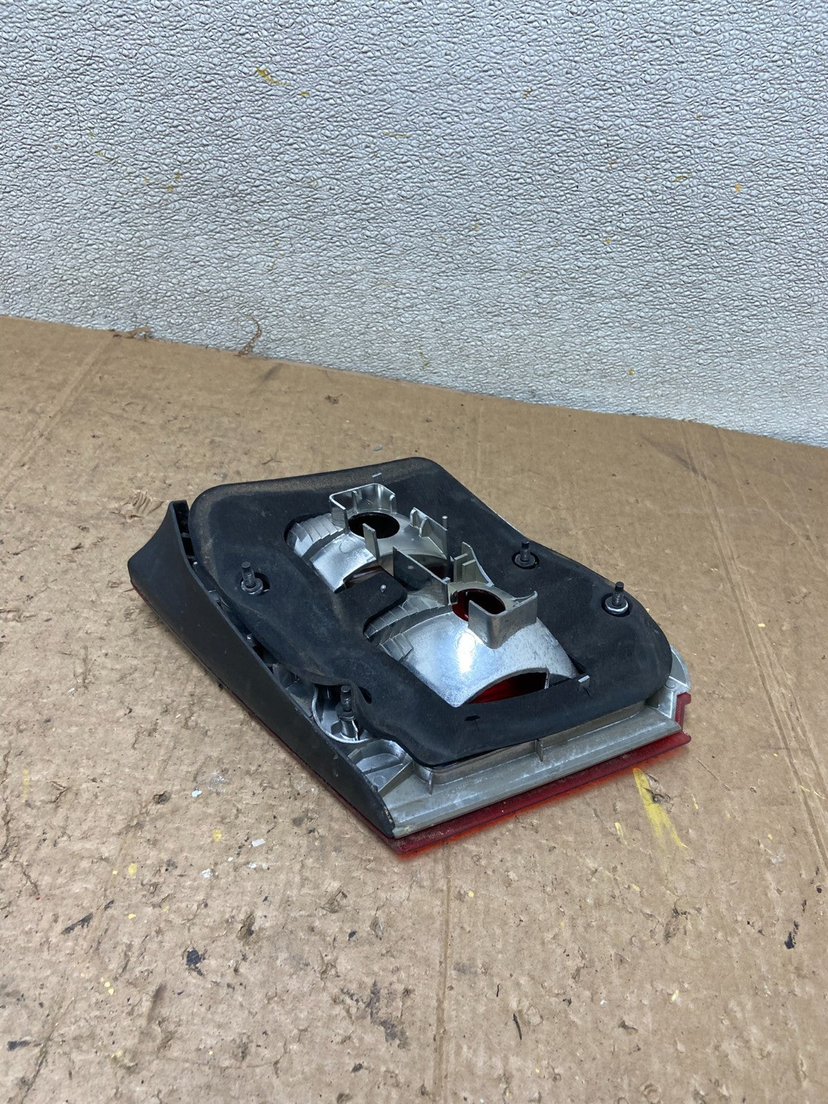 2002 2003 2004 2005 Saab 9-5 Sedan Right Passenger Inner Tail Light Oem AA42396