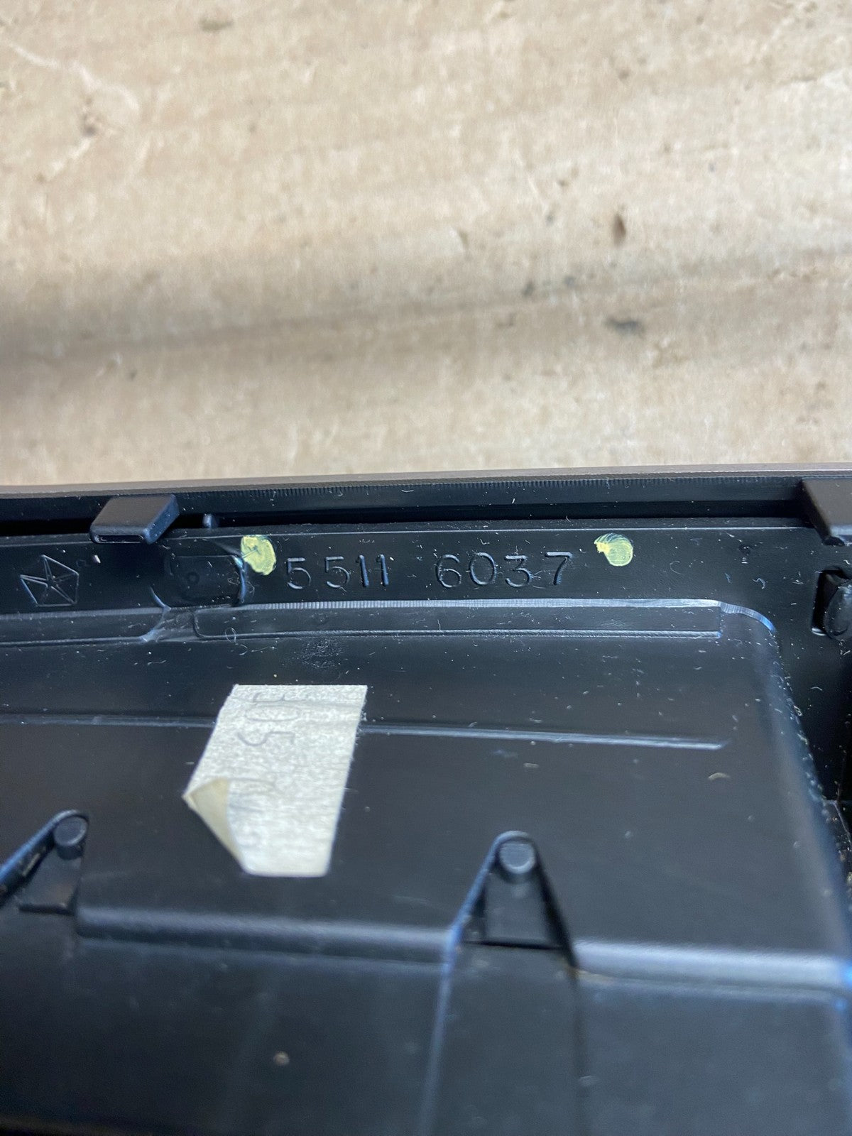 1999 to 2004 Jeep Grand Cherokee Center Dash Radio Bezel Trim ah3947 DG4