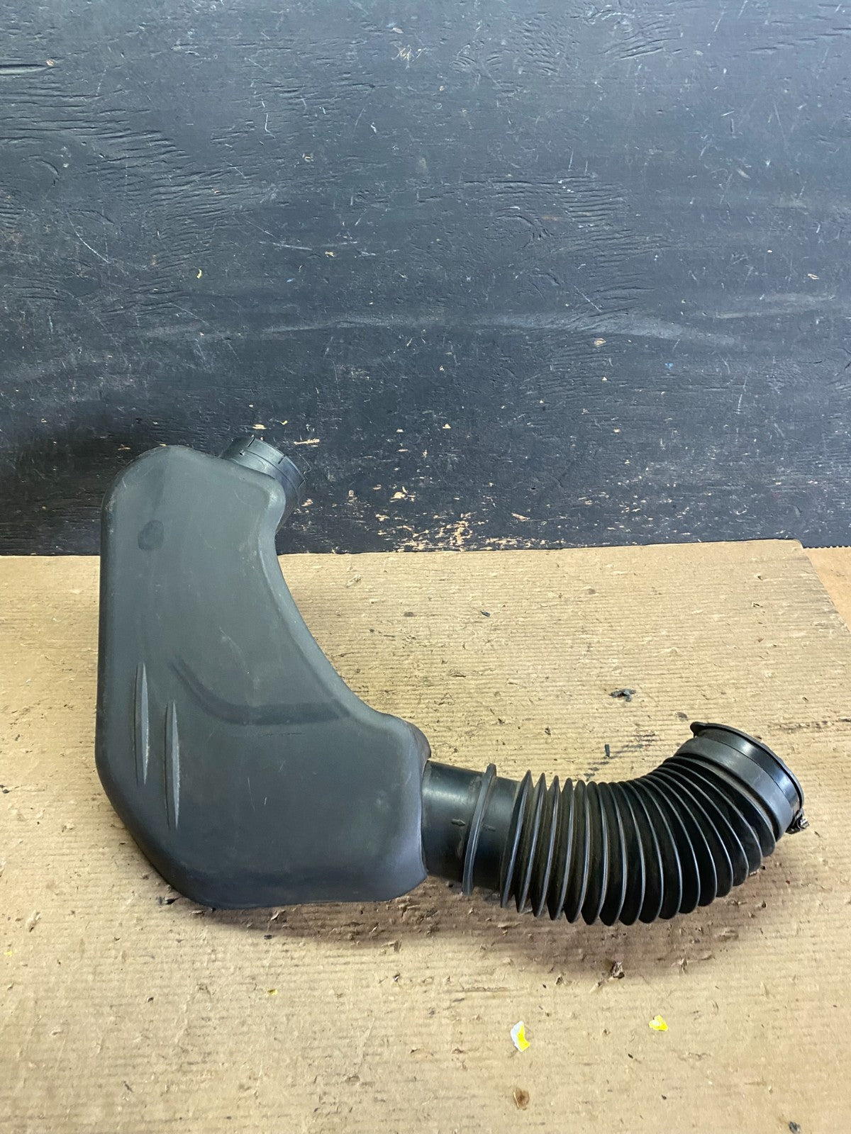 2011 to 2018 Chrysler 300 3.6L Air Intake Duct Tube Cleaner S3533 DG3