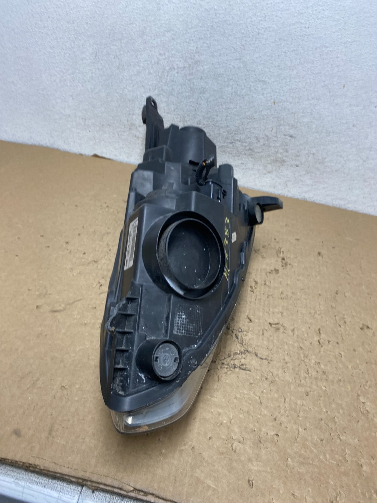 2013 to 2016 Ford C-MAX Right Passenger Side Headlight AF8383 DW9