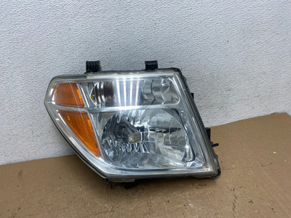 2005-2007 Nissan Pathfinder Halogen Headlight Right Passenger Rh AD8178 DW0