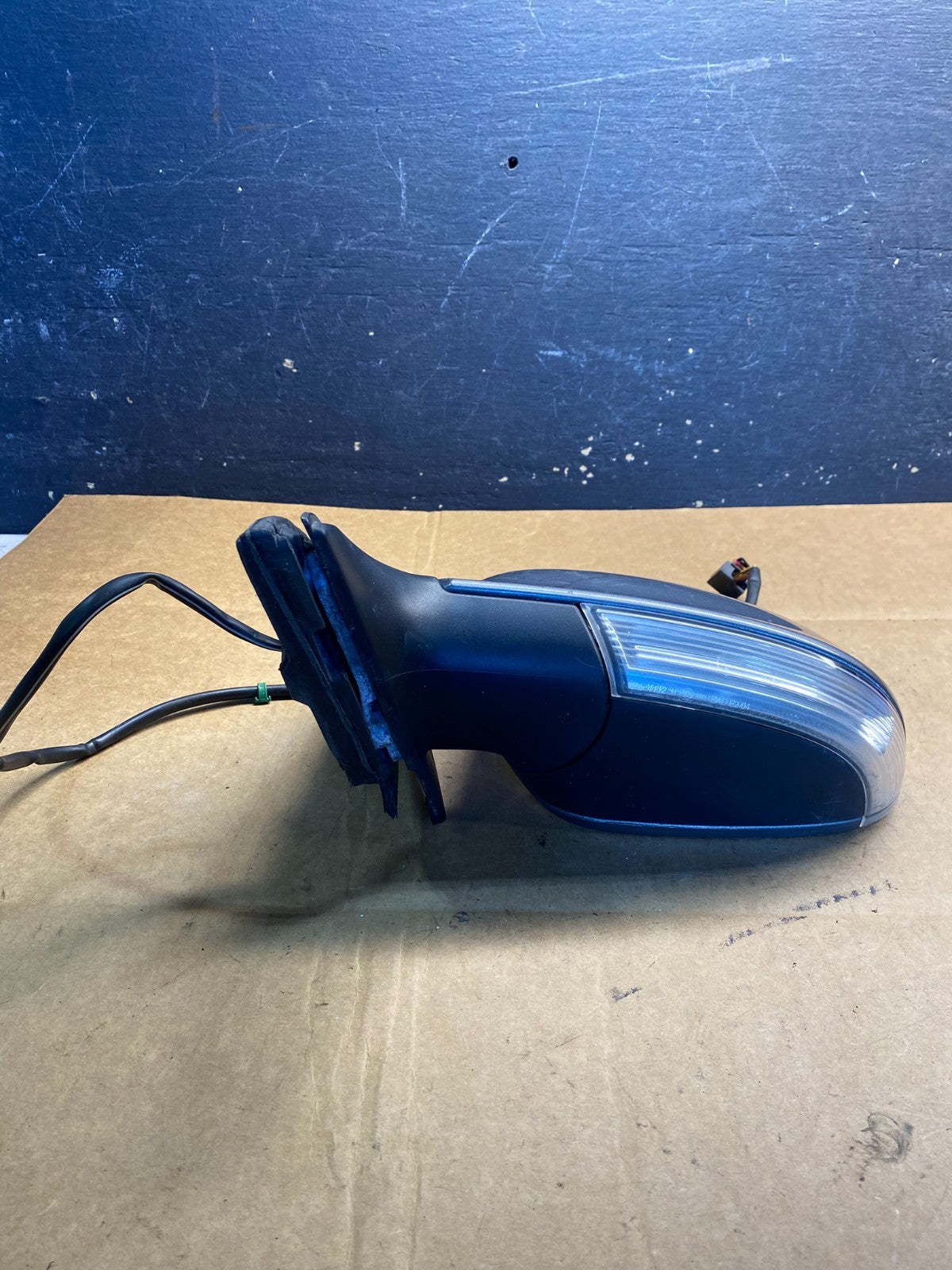 2006-2010 Volkswagen Jetta Left Driver View Door Mirror OEM AB3555 MS3