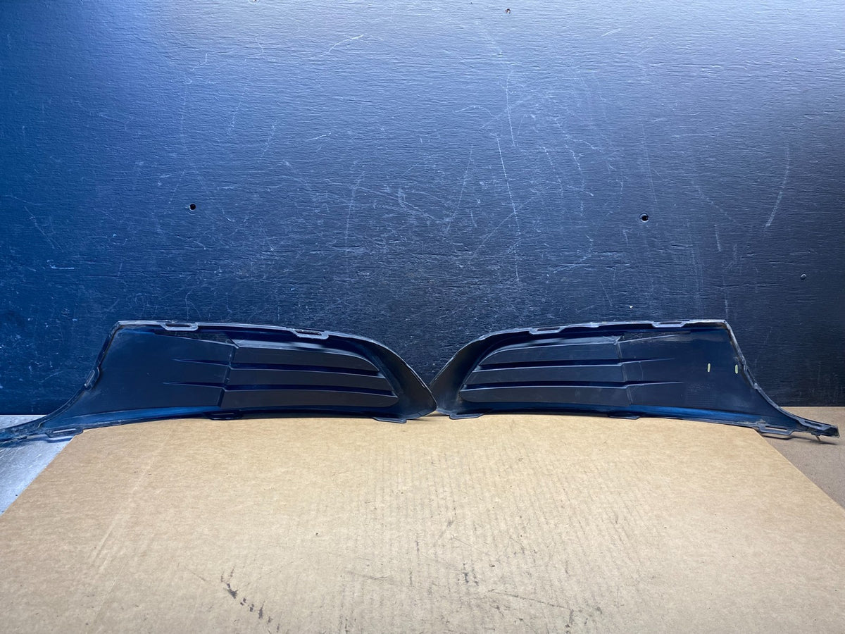 2011-2014 Volkswagen Jetta Front Left+Right Set Fog Light Cover Bezel AH5036 DG1