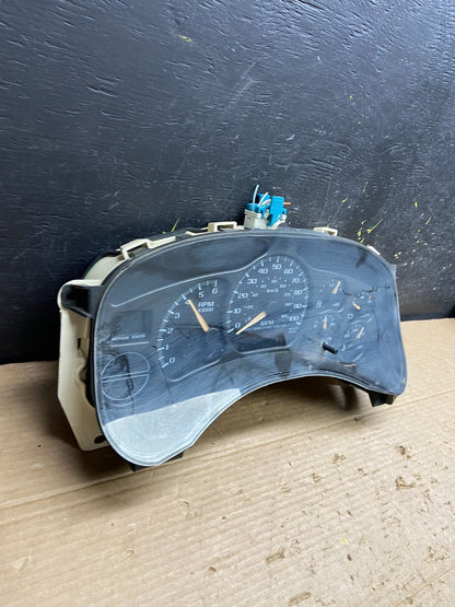 2002 GMC Yukon Speedometer Cluster Gauge Oem W2013 DG2