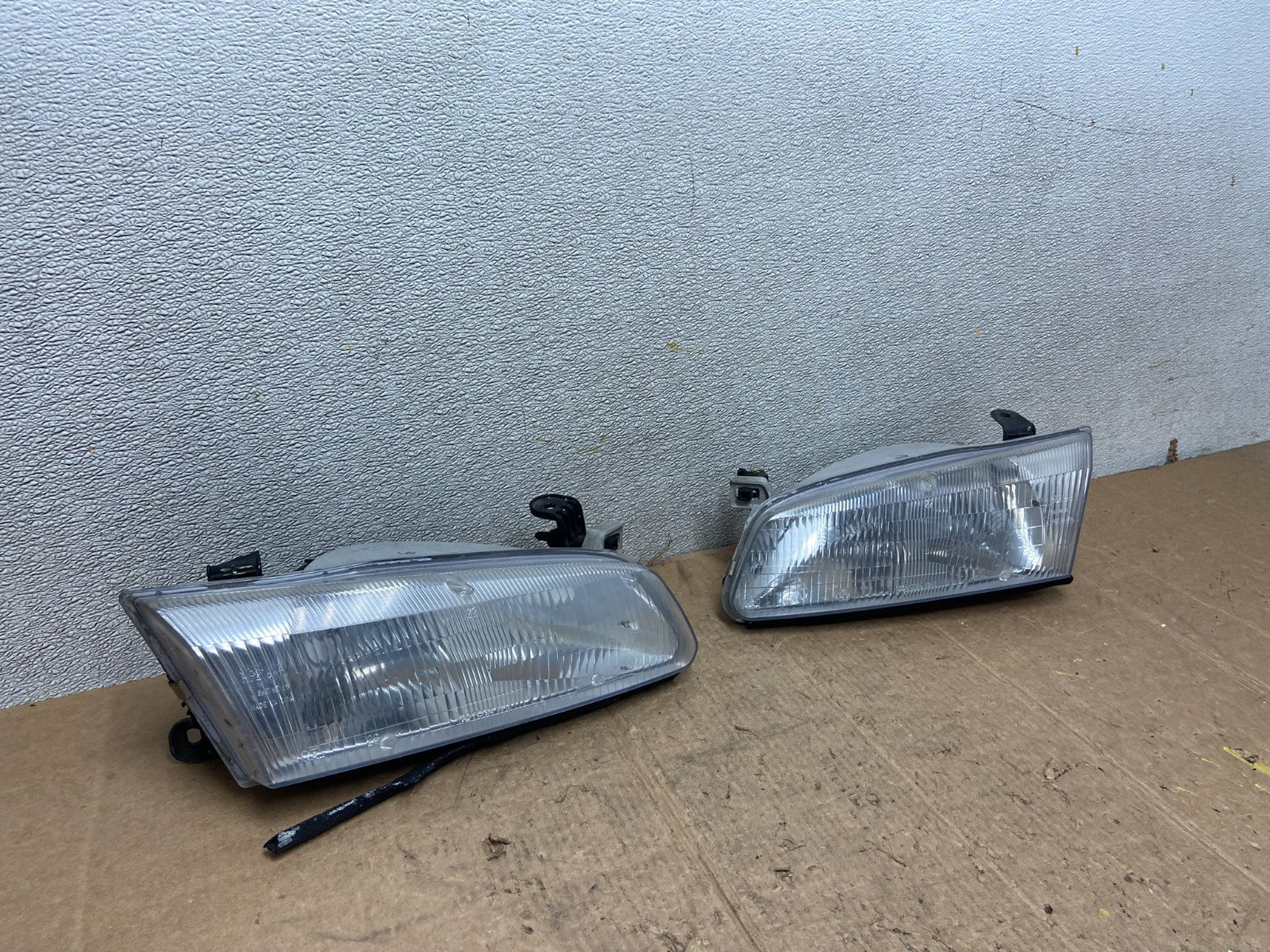 1997 1998 1999 Toyota Camry Left+Right Side Set Halogen Headlights AA3800 DW2