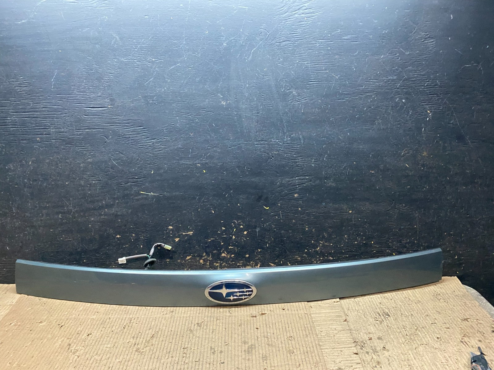 2009 - 2013 Subaru Forester  Liftgate Tailgate Trunk Trim Molding W6101 DG0