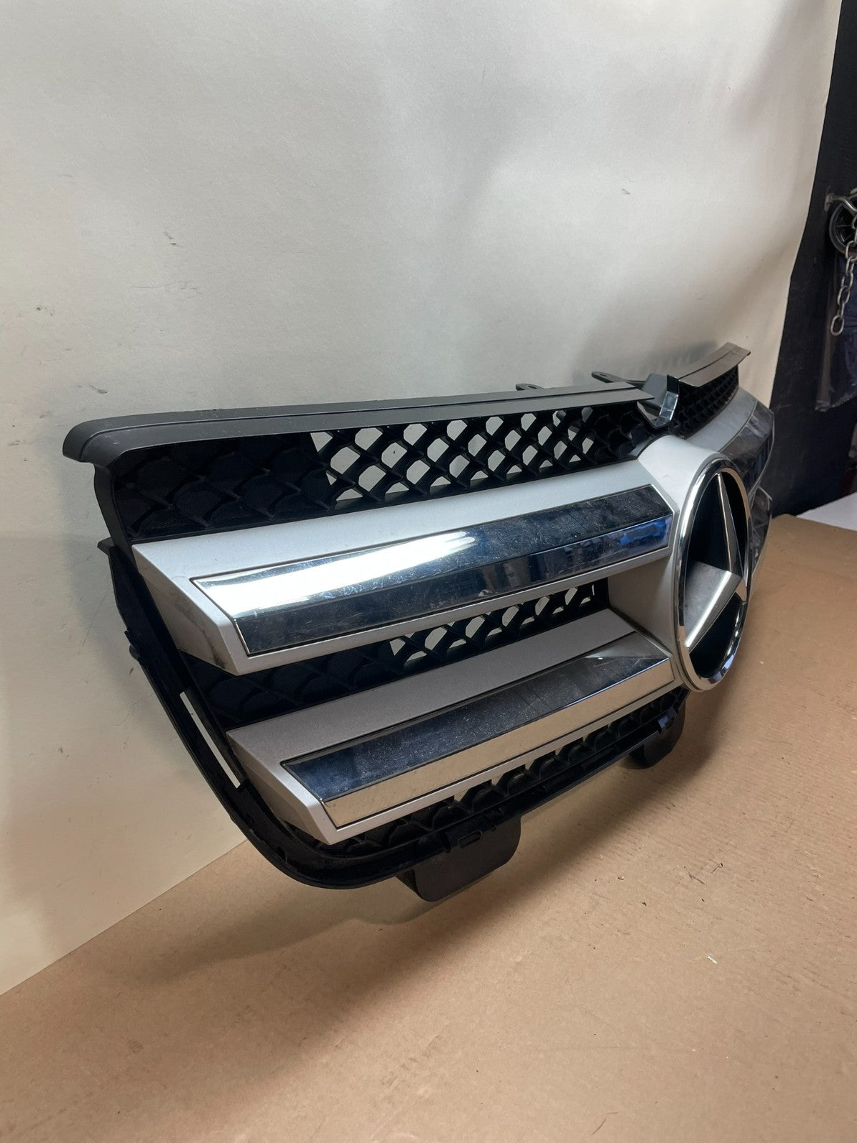 2008 to 2010 Mercedes-Benz GL-Class GL550 Front Grille Grill AI4366 DG2