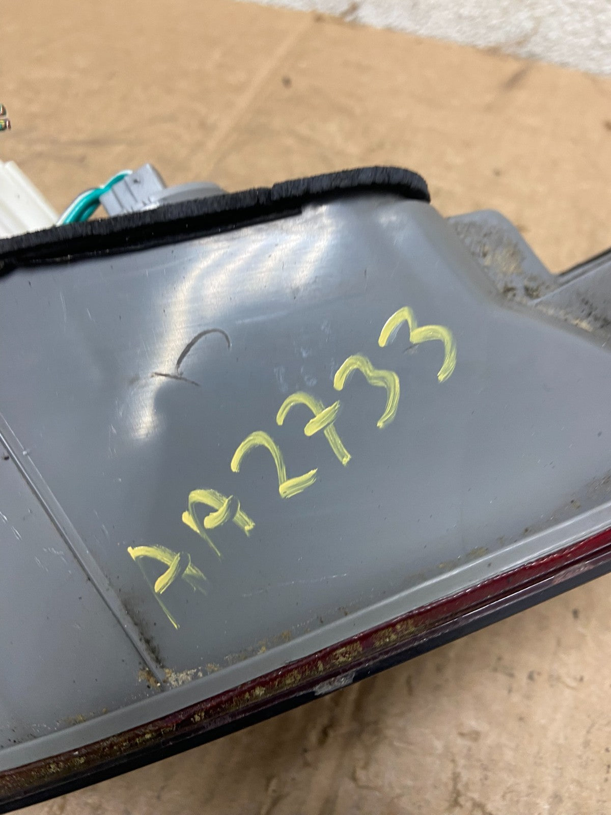 1997 1998 1999 Toyota Camry Tail Light Right Passenger Rh Side Oem AA27335
