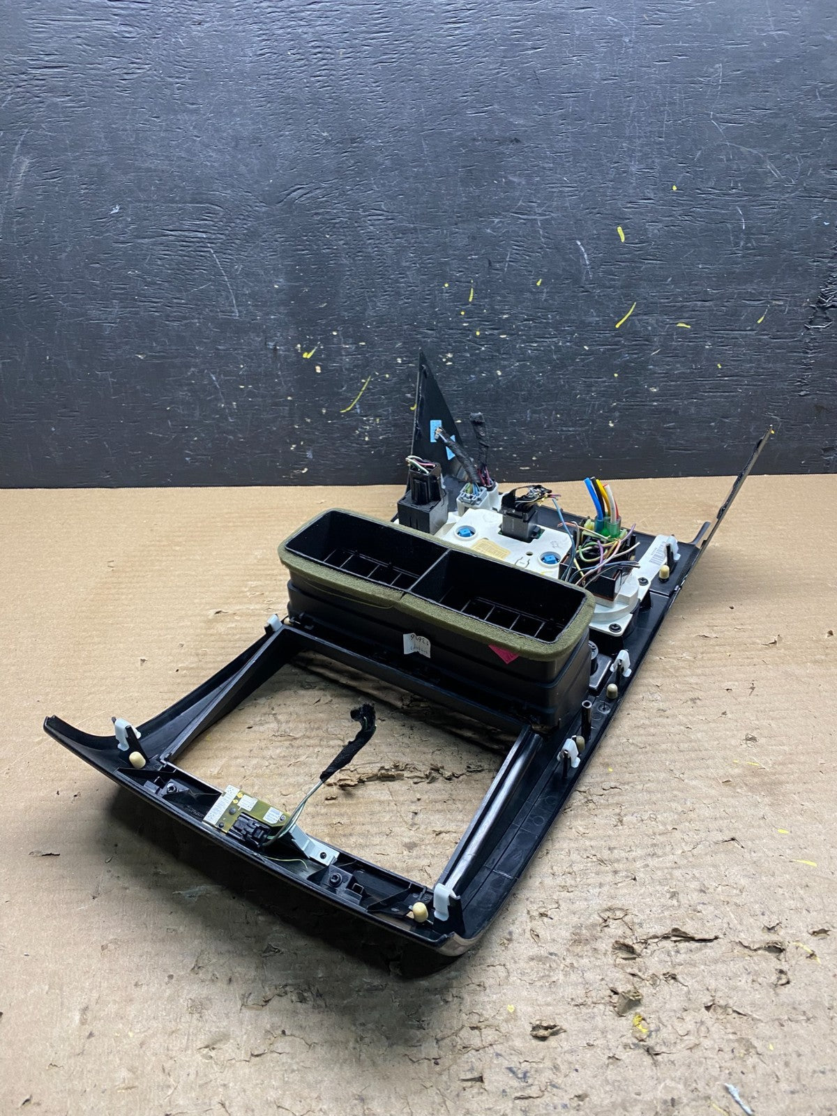2006 - 2010 Ford Explorer Radio Heater Climate A/C Control Bezel  Trim S6182 DG4