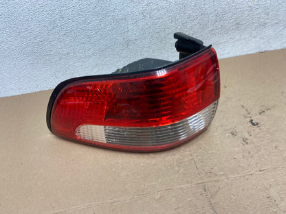 2001 2002 2003 Toyota Sienna Left Driver Lh Side Tail Light AF4559 LK0