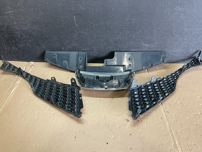 2011 to 2014 Nissan Juke Front Left+Right Upper Grill Grille AE3607 DG3