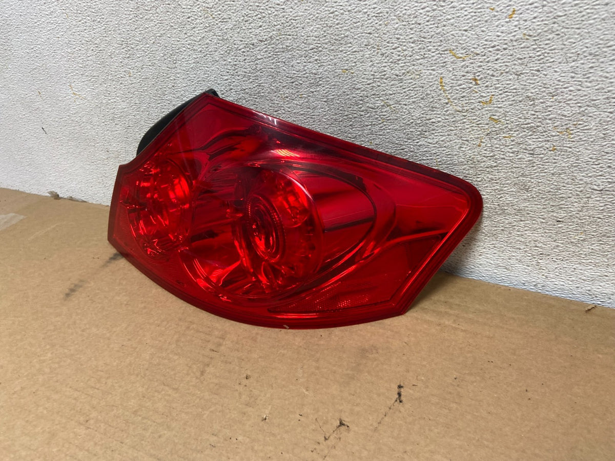 2007 to 2013 Infiniti G35 G37 Sedan Right Passenger Rh Tail Light AH4434 DW2