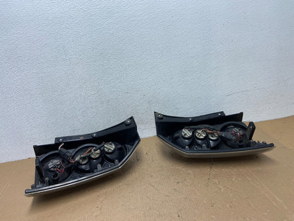 2005 to 2009 Hyundai Tucson Left+Right Side Black Tail Lights AD8052 DG7