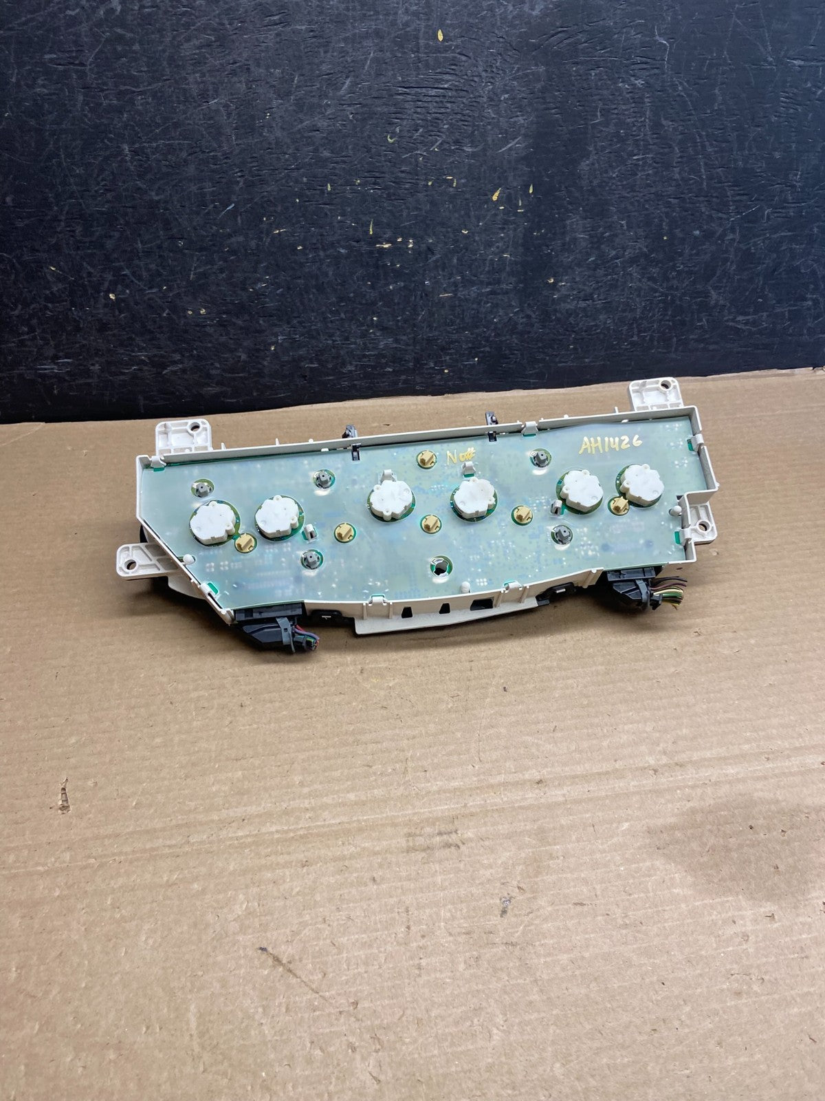 2004 to 2008 Ford E150 E250 Speedometer Cluster Gauge AH14265