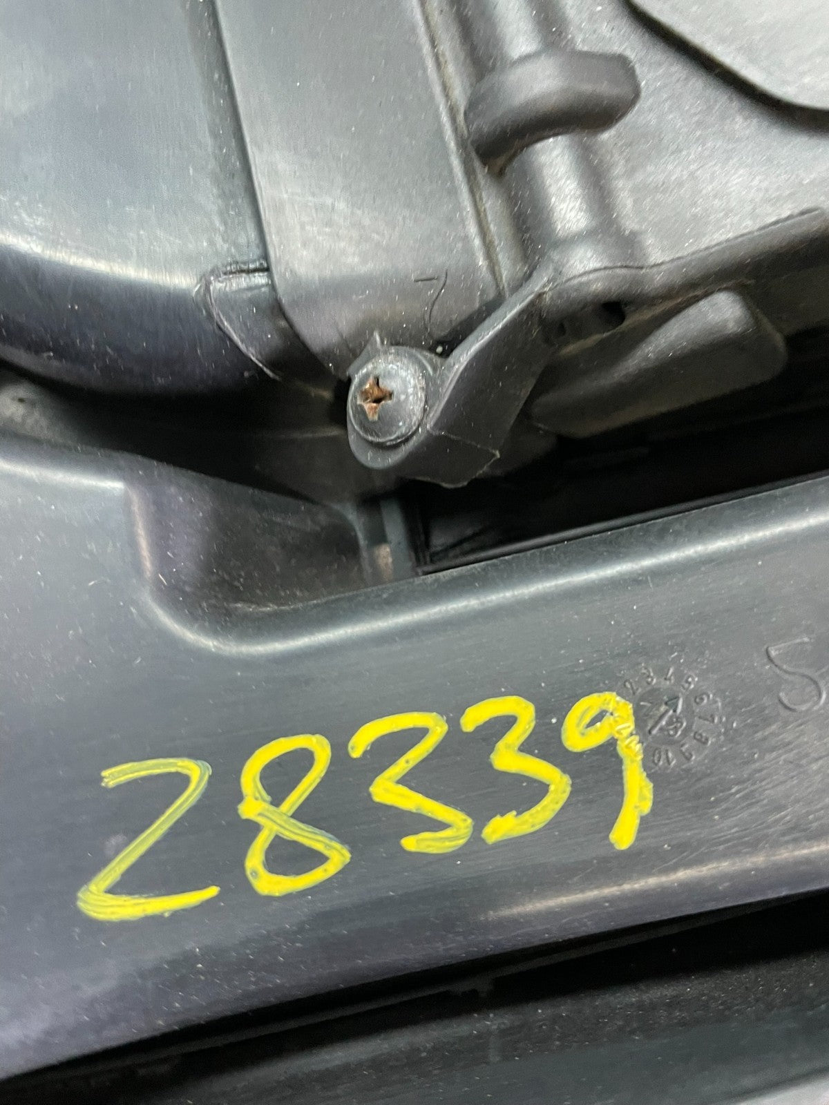 2005- 2008 Volkswagen Jetta Beetle 2.5L Passat Engine Cover 07k129601j Z8339 DG10