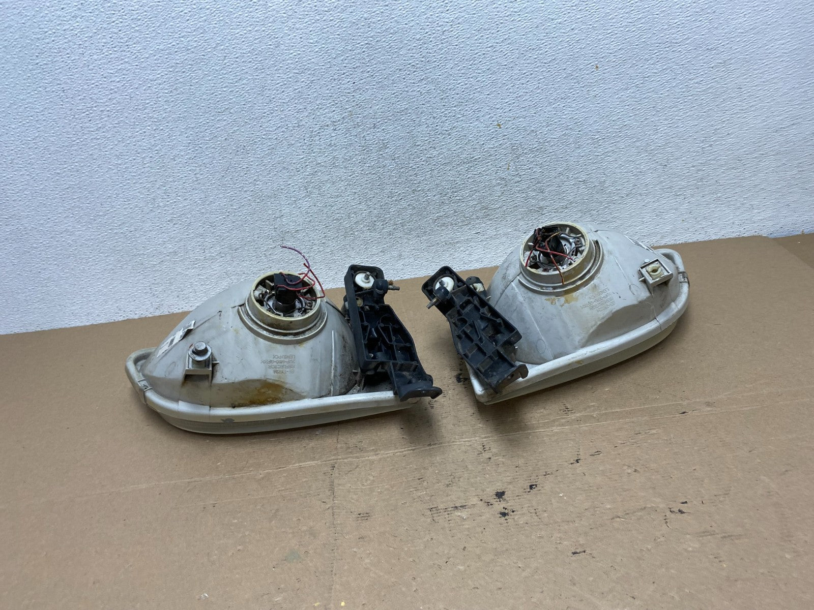 2001 2002 2003 Toyota Sienna Left+Right Side Set Headlights Halogen AF4581 DW7