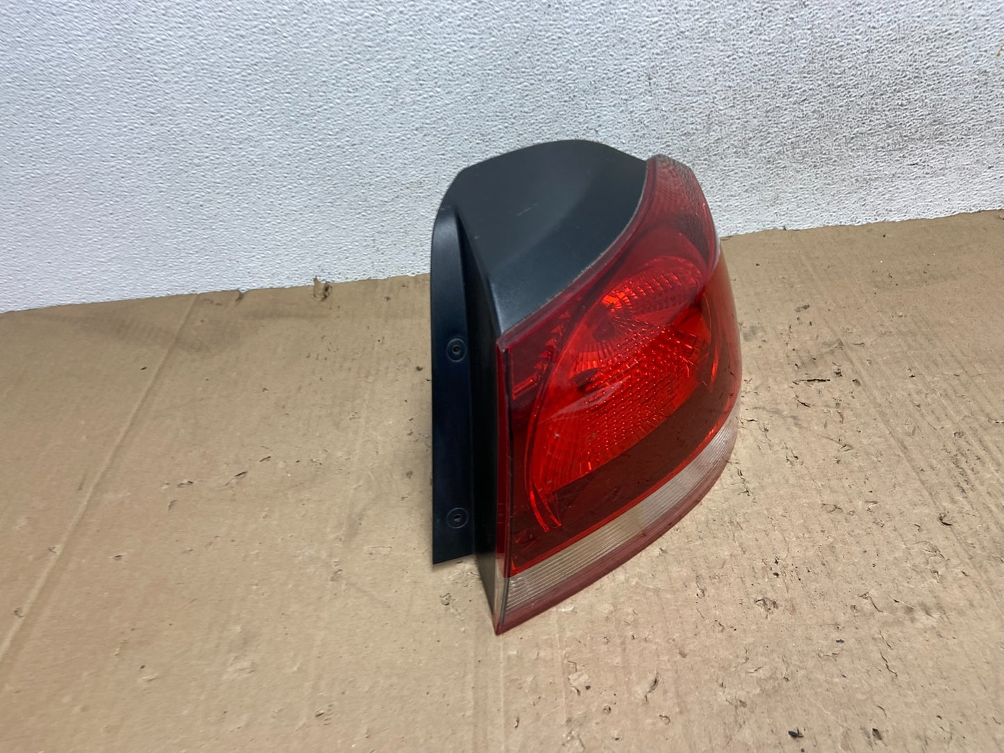 2010 to 2014 Volkswagen Golf & GTI Hatchback Right Side Tail Light AE9326 LK2
